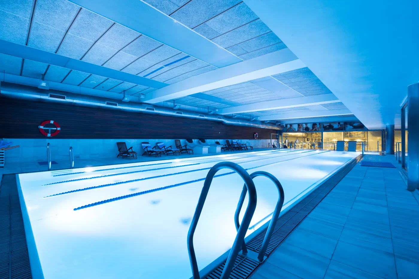 Piscina interior Claret