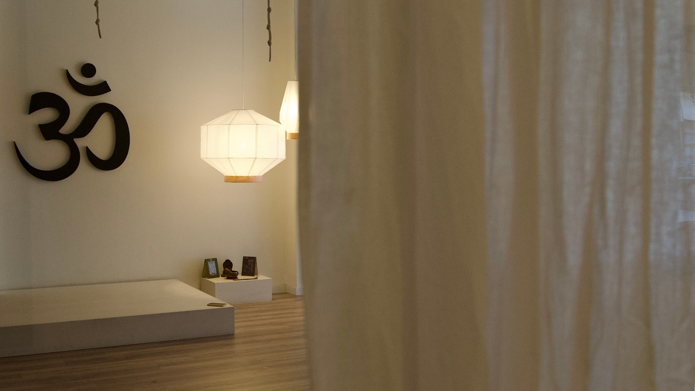 Sala de ioga de YogaOne Cornellà