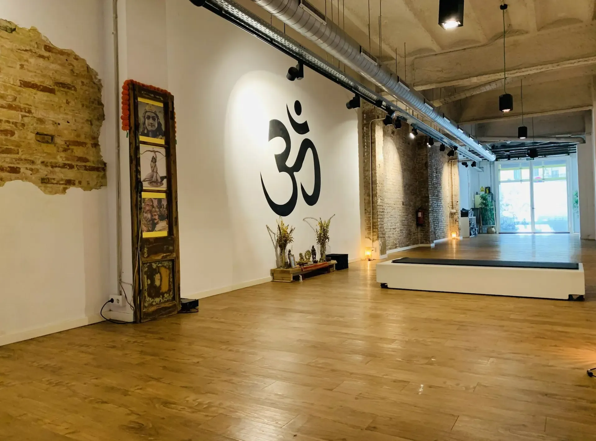 club hero background with the club room